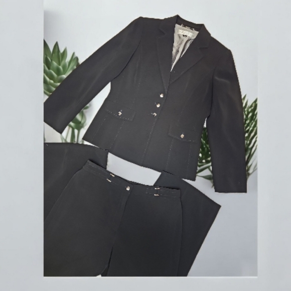 Tahari ASL Jackets & Blazers - Tahari ASL Black 2 Piece Suit Set Size 8p